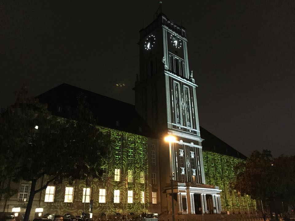 Das illuminierte Rathaus Schöneberg - Foto: Patrick Liesener Das illuminierte Rathaus Schöneberg - Foto: Patrick Liesener